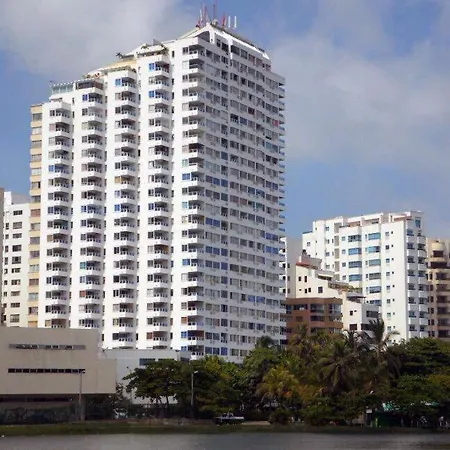 El Conquistador, Aparta Estudio * Cartagena